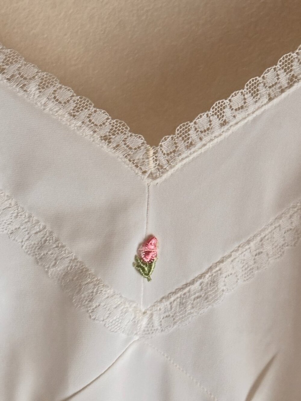Vintage White Lace Nightgown Slip Embroidered Rose Adjustable Straps